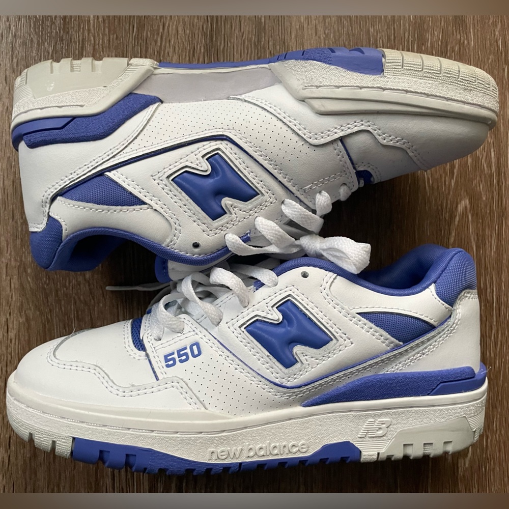 New Balance 550 - Women's
Size 06.0, Color: White/Purple